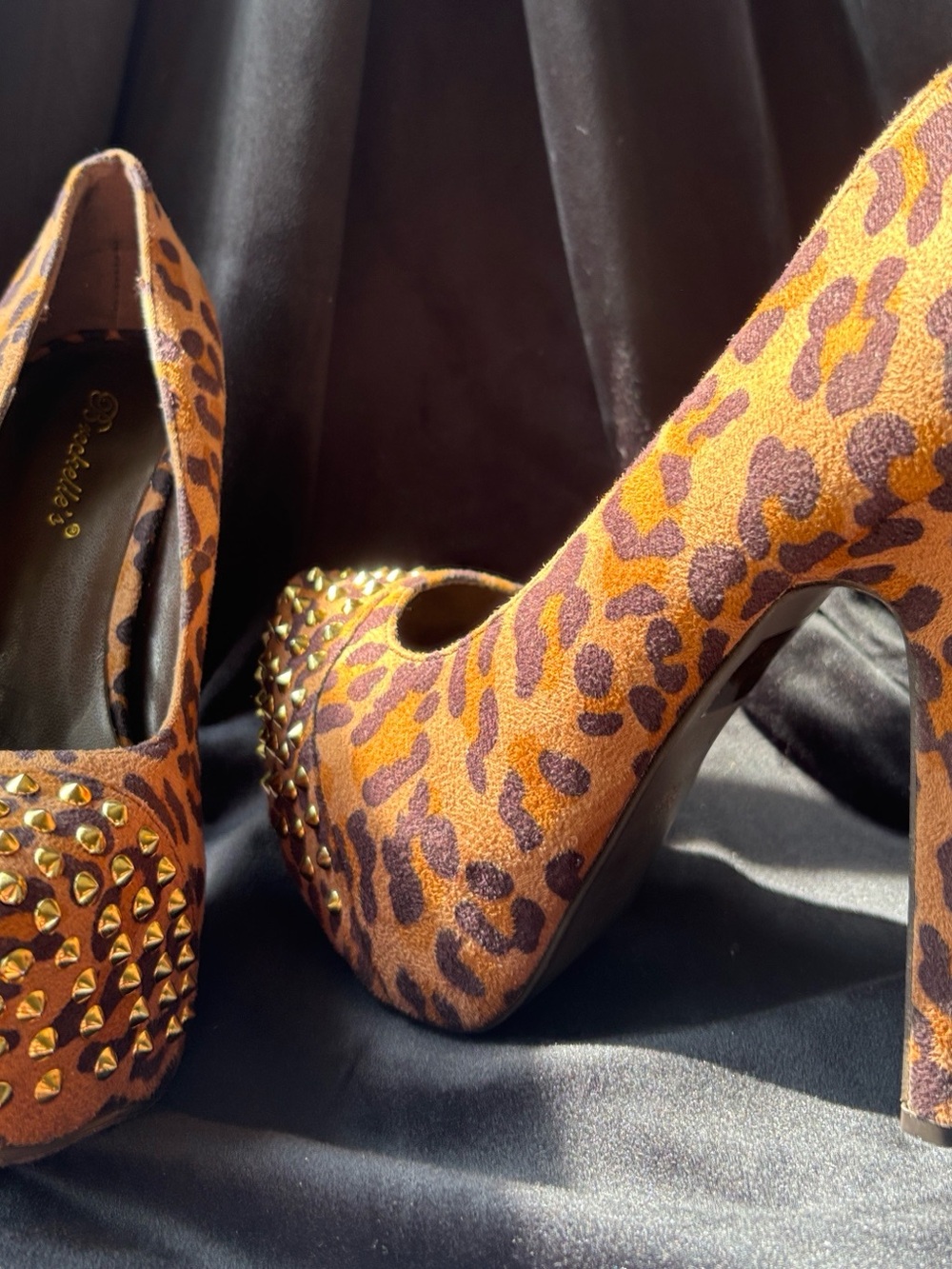 Breckelles Leopard-Print Platform Pumps with Gold Studs Sz 6